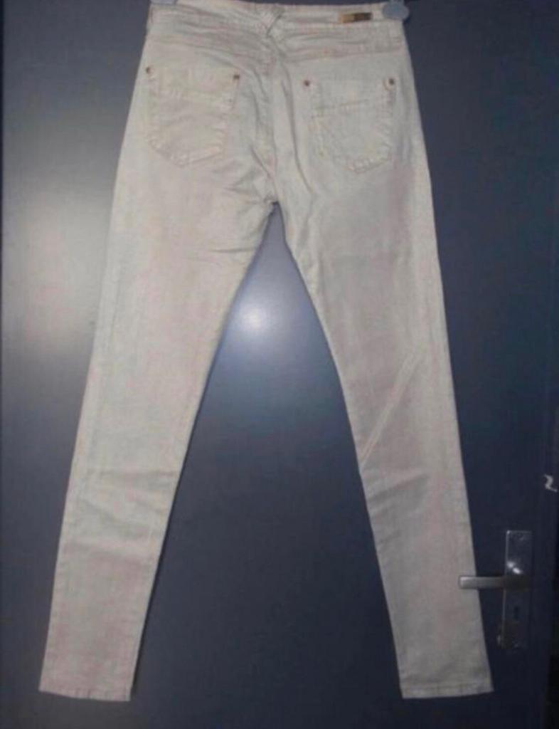 Maat 40 - jeans van DAISY COLLECTION- cremekleur, Maat 38/40 (M), Blauw, Ophalen of Verzenden, Zo goed als nieuw