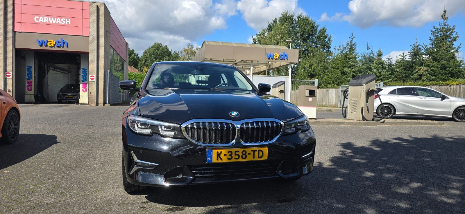 BMW 3-Serie 320i 184pk Aut 2019 Zwart, Auto's, 1998 cc, 4 cilinders, Zwart, 75 €/maand