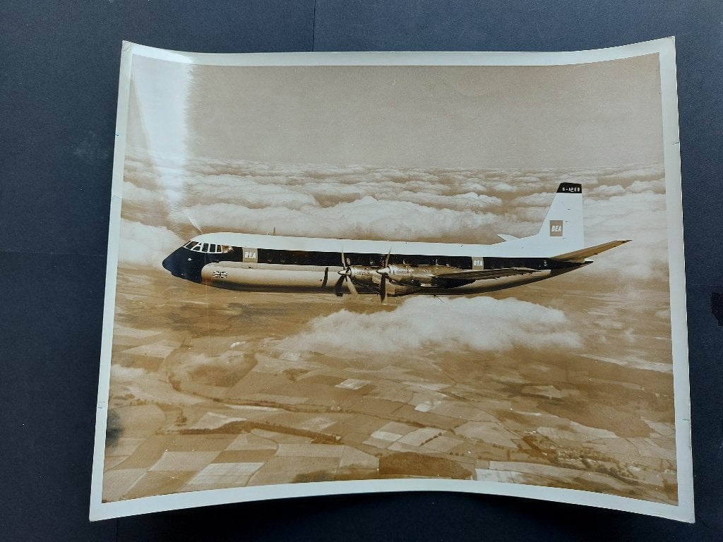 Foto van een BEA Vickers Vanguard (F796), Verzamelen, Ophalen of Verzenden, Gebruikt, Kaart, Foto of Prent