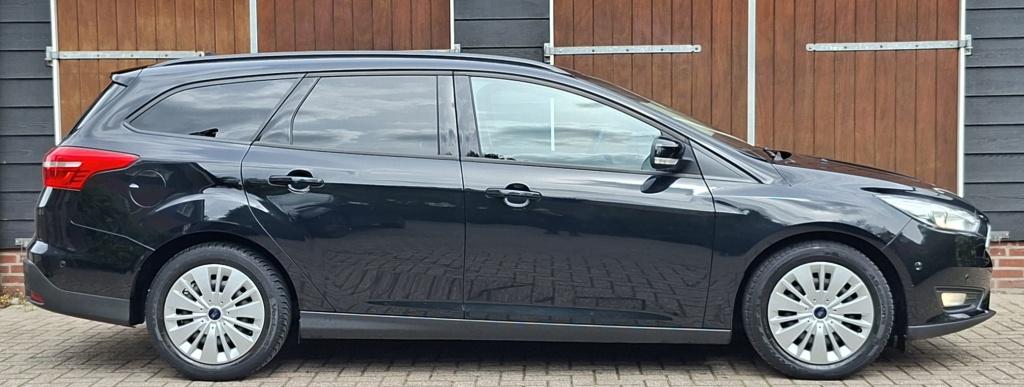 Ford FOCUS Wagon 1.0 First Edition | Trekhaak | Bluetooth |, Auto's, Gebruikt, Euro 6, Zwart, Handgeschakeld