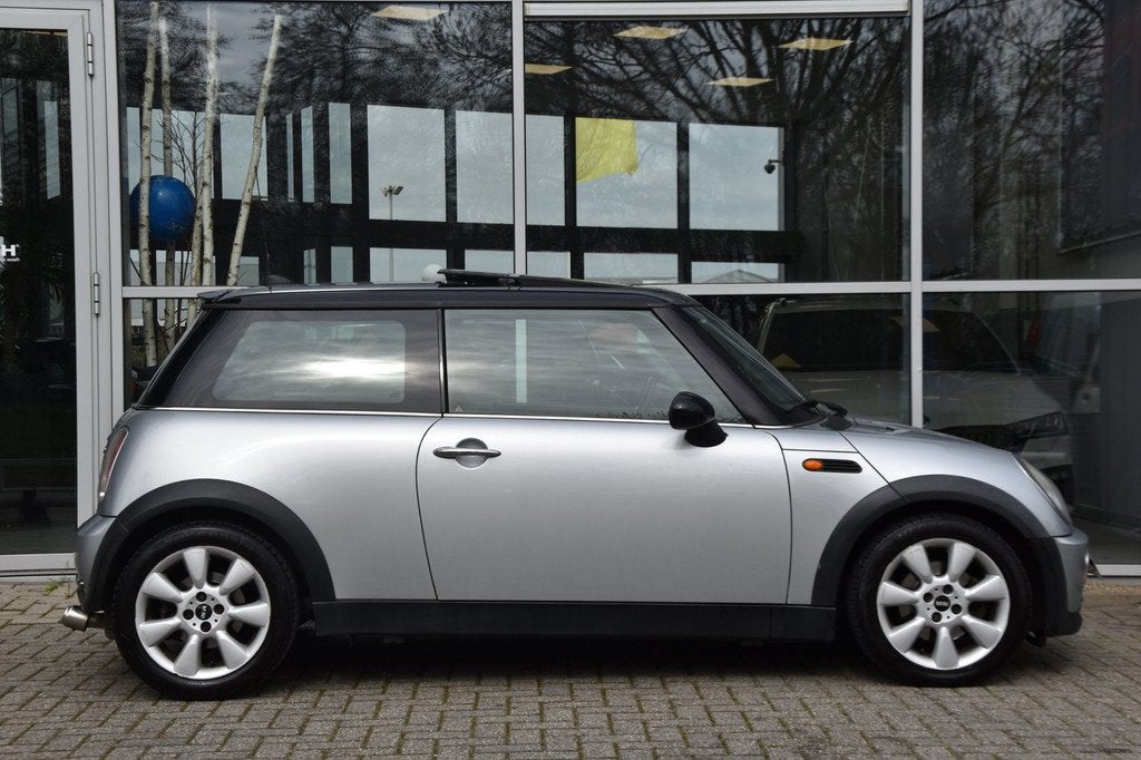 Mini Mini 1.6 Cooper Chili Airco Elek. Ramen Pano.dak Apk Lm, Auto's, Voorwielaandrijving, Gebruikt, Zwart, 4 cilinders