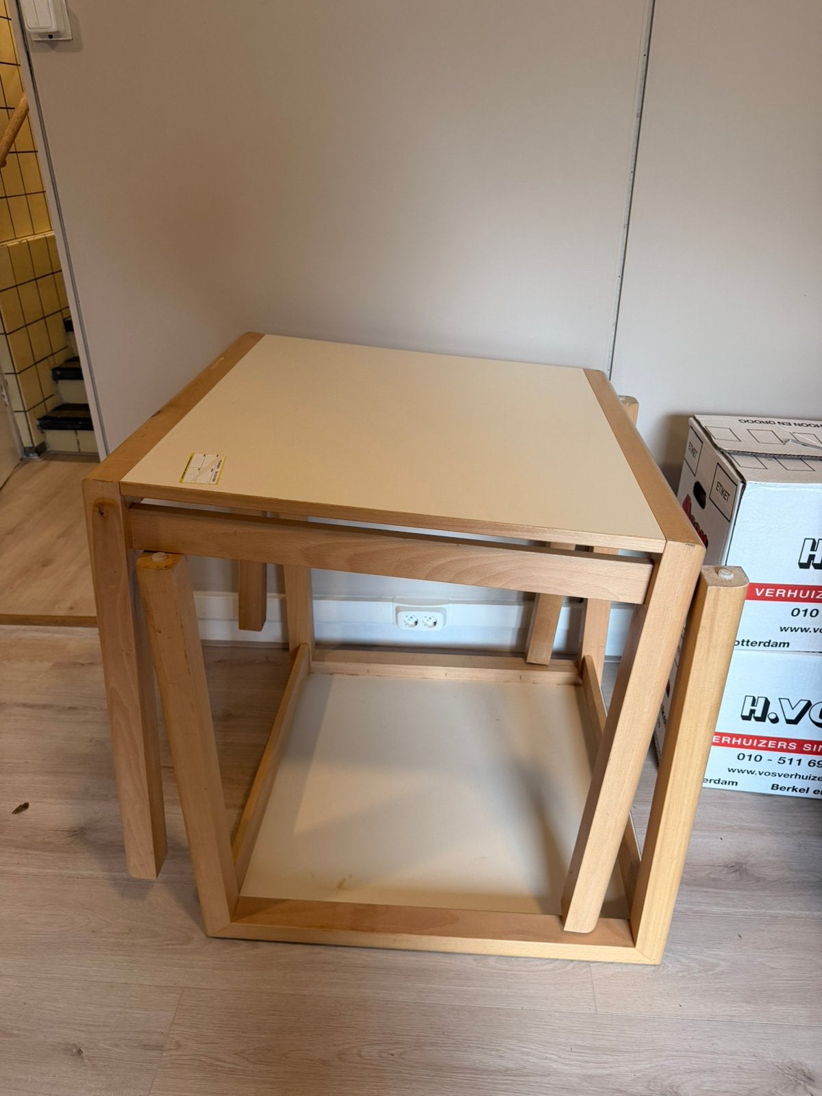 Tafel - GRATIS OPHALEN 18-09, Huis en Inrichting, Vierkant, Zo goed als nieuw, Hout, Ophalen