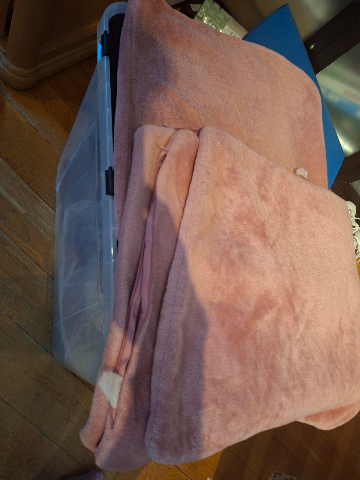 4x oud roze kussensloop+ fleece deken, Huis en Inrichting, Woonaccessoires | Plaids en Woondekens, Ophalen of Verzenden, Zo goed als nieuw