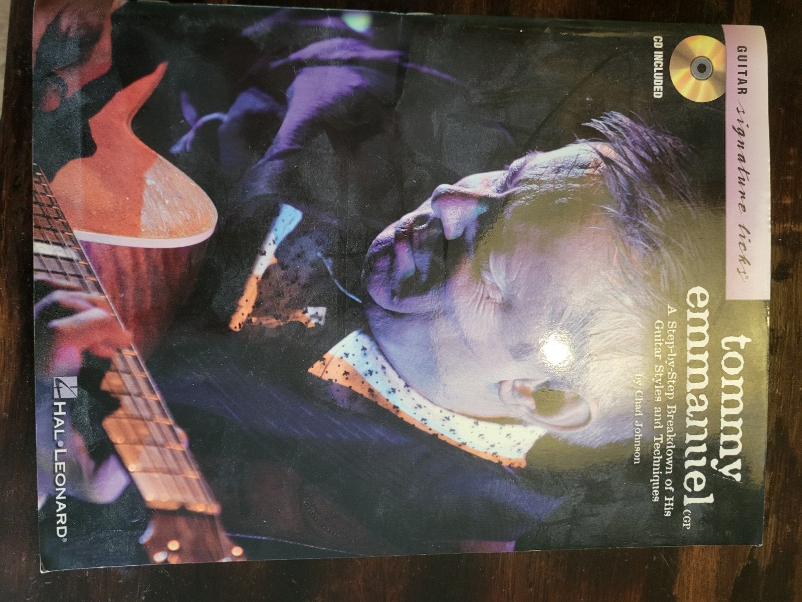 Tommy Emmanuel C.G.P. Gitaar Signature Licks + CD, Muziek en Instrumenten, Bladmuziek, Ophalen of Verzenden, Zo goed als nieuw