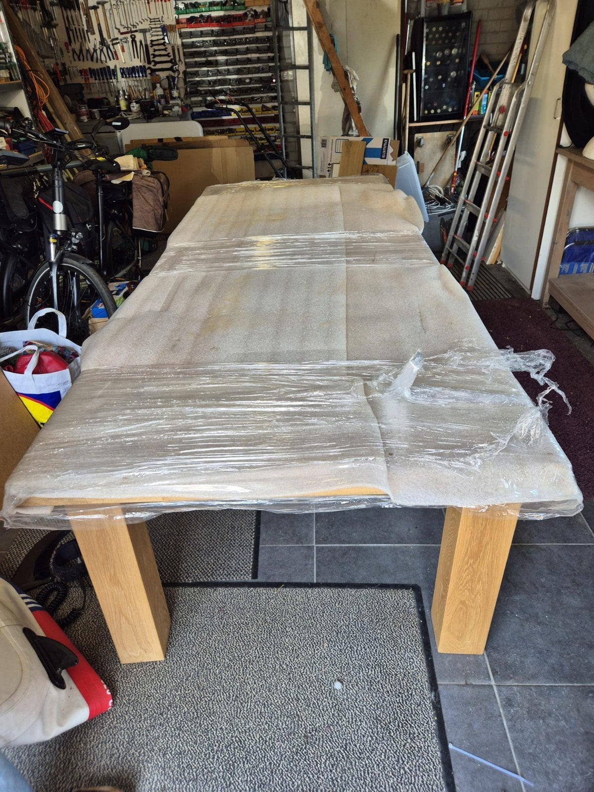 Robuuste massief eikenhouten tafel - Zo goed als nieuw, Ophalen, Modern, Robuust, Eikenhout, 200 cm of meer