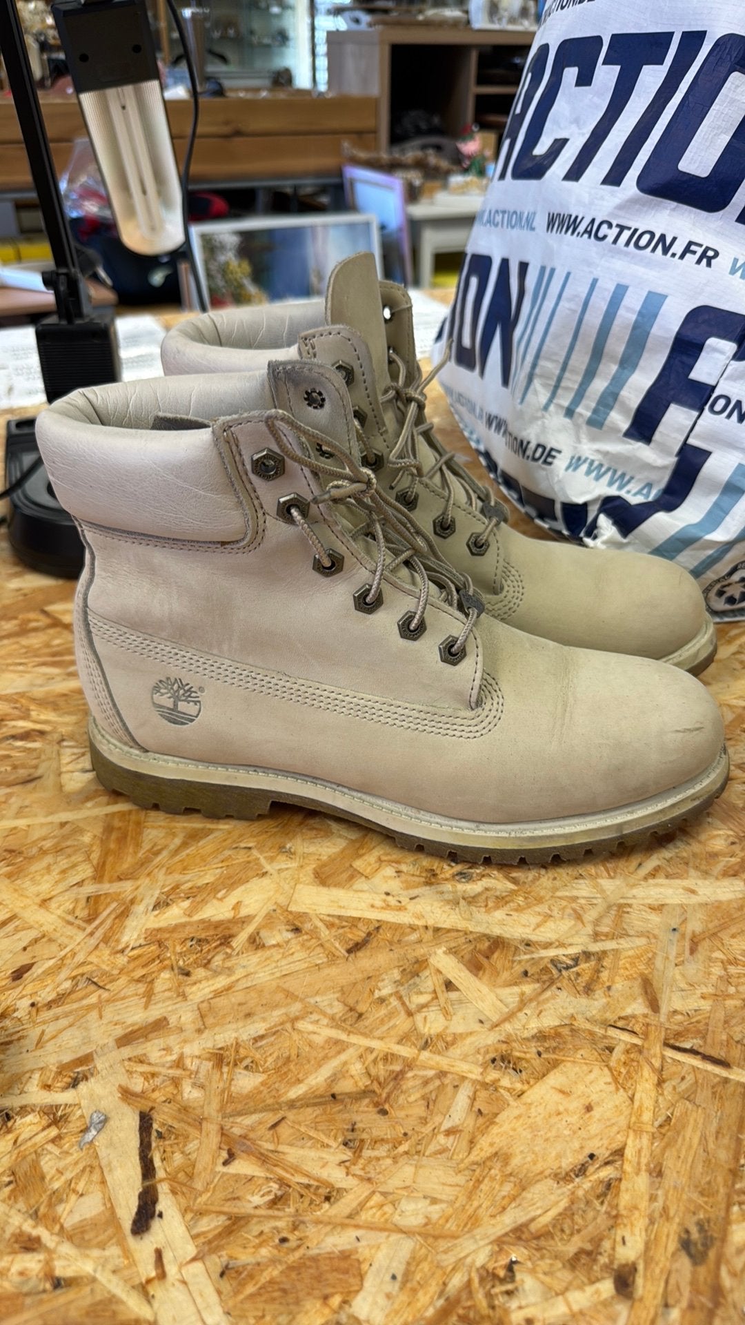 Timberland schoenen, Ophalen of Verzenden, Zo goed als nieuw, Beige, Sneakers of Gympen