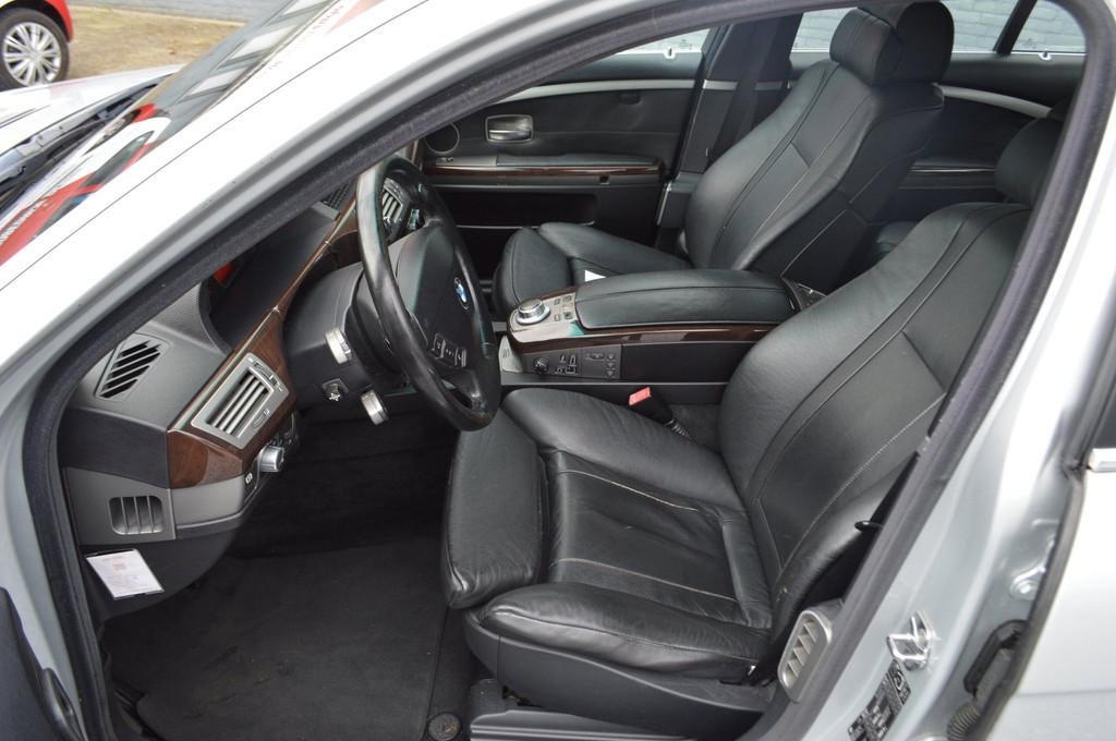 BMW 7-serie 740i Navi | Xenon| Leer |Airco| Nieuwstaat, Automaat, Achterwielaandrijving, Gebruikt, 8 cilinders
