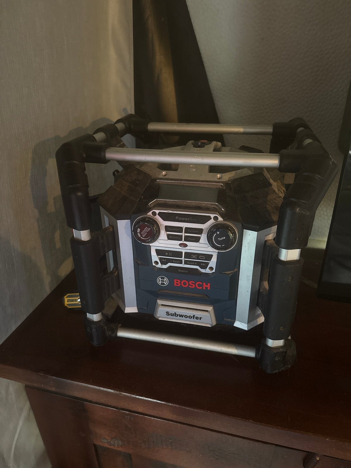 Bosch Bouwradio met Subwoofer - Robuust en Krachtig Geluid, Doe-het-zelf en Verbouw, Gereedschap | Machine-onderdelen en Toebehoren