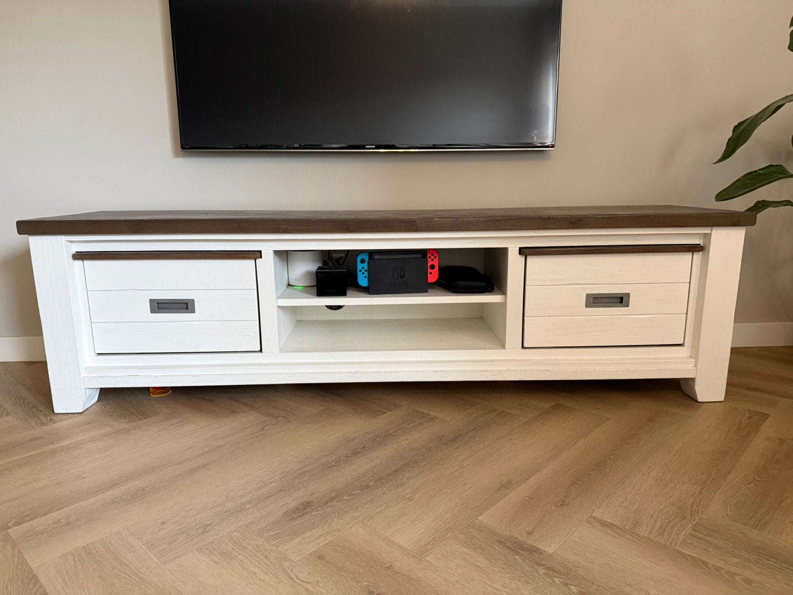 Tv meubel Henders en Hazel Velasco, Huis en Inrichting, Ophalen, Gebruikt, 150 tot 200 cm, Teakhout