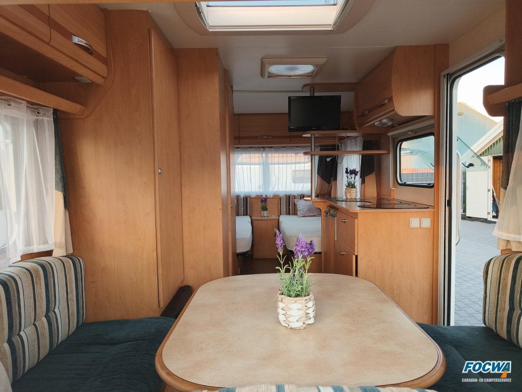 Caravelair Ambiance 450 2 Enkele Bedden Zit Tent, Dwarsbed, Rondzit, Bedrijf, Schokbreker