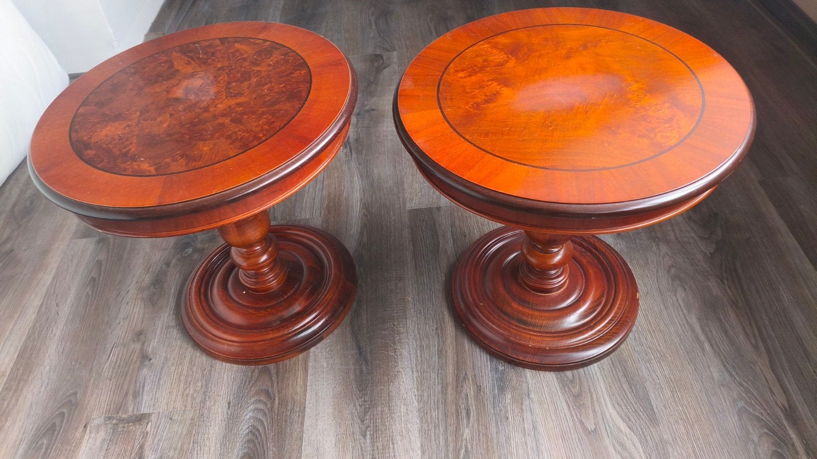 Set van 2 klassieke bijzettafels met houten inleg, Ophalen of Verzenden