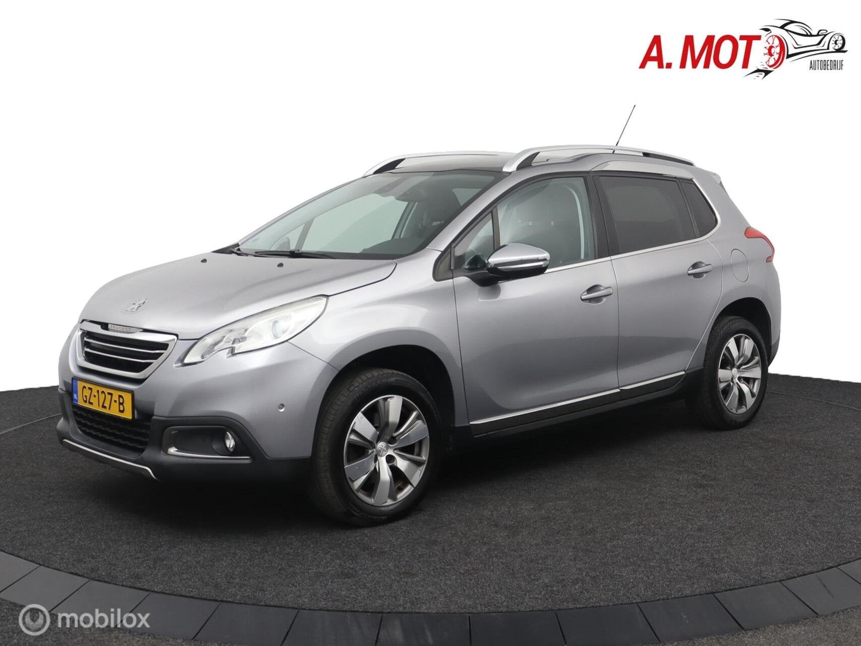Peugeot 2008 1.2 PureTech Blue Lease Executive, Gebruikt, 1270 kg, 49 €/maand, Origineel Nederlands