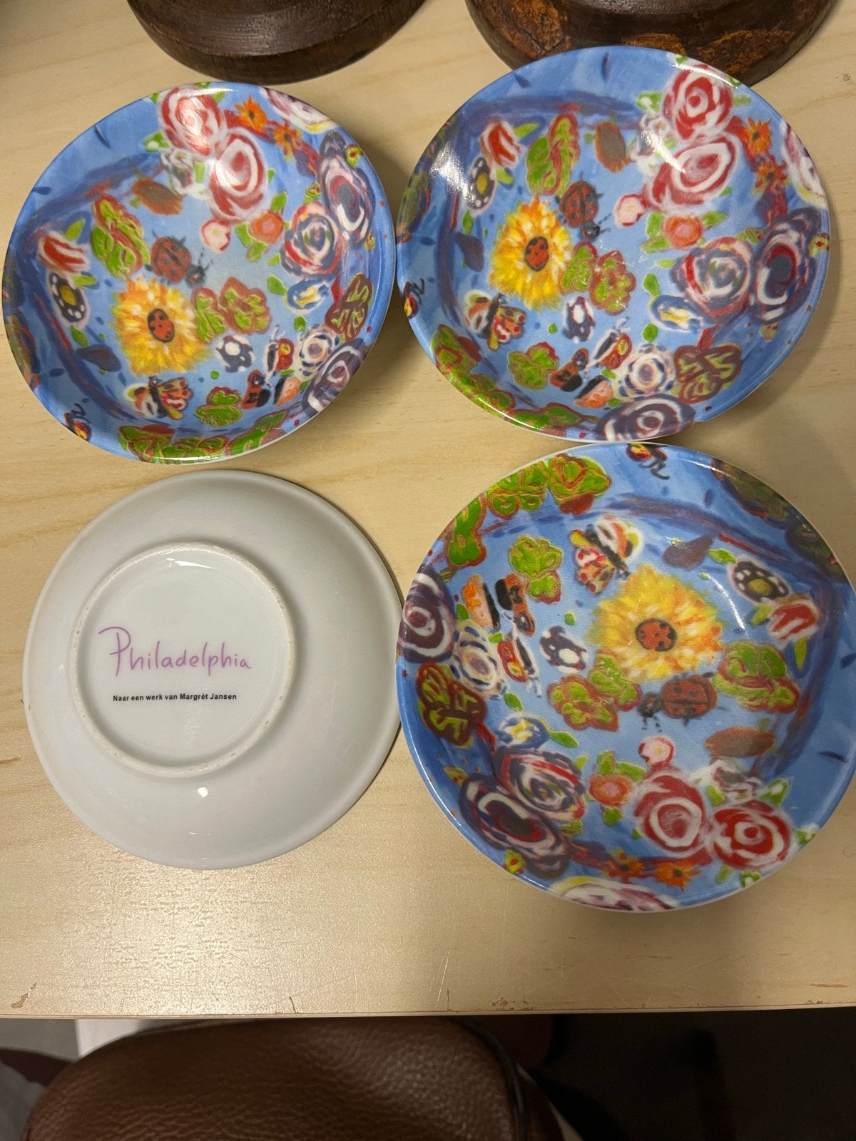 4 Philadelphia schaaltjes Margrét Jansen, Ophalen of Verzenden, Overige stijlen, Porselein, Schaal of Schalen
