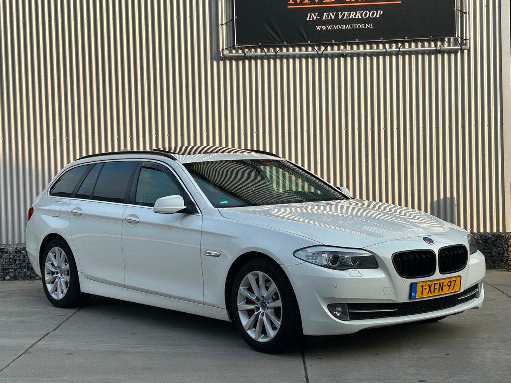 BMW 5-serie Touring 520d High Executive M Sport, Pano, Leder, Auto's, Automaat, Euro 5, Achterwielaandrijving, Zwart