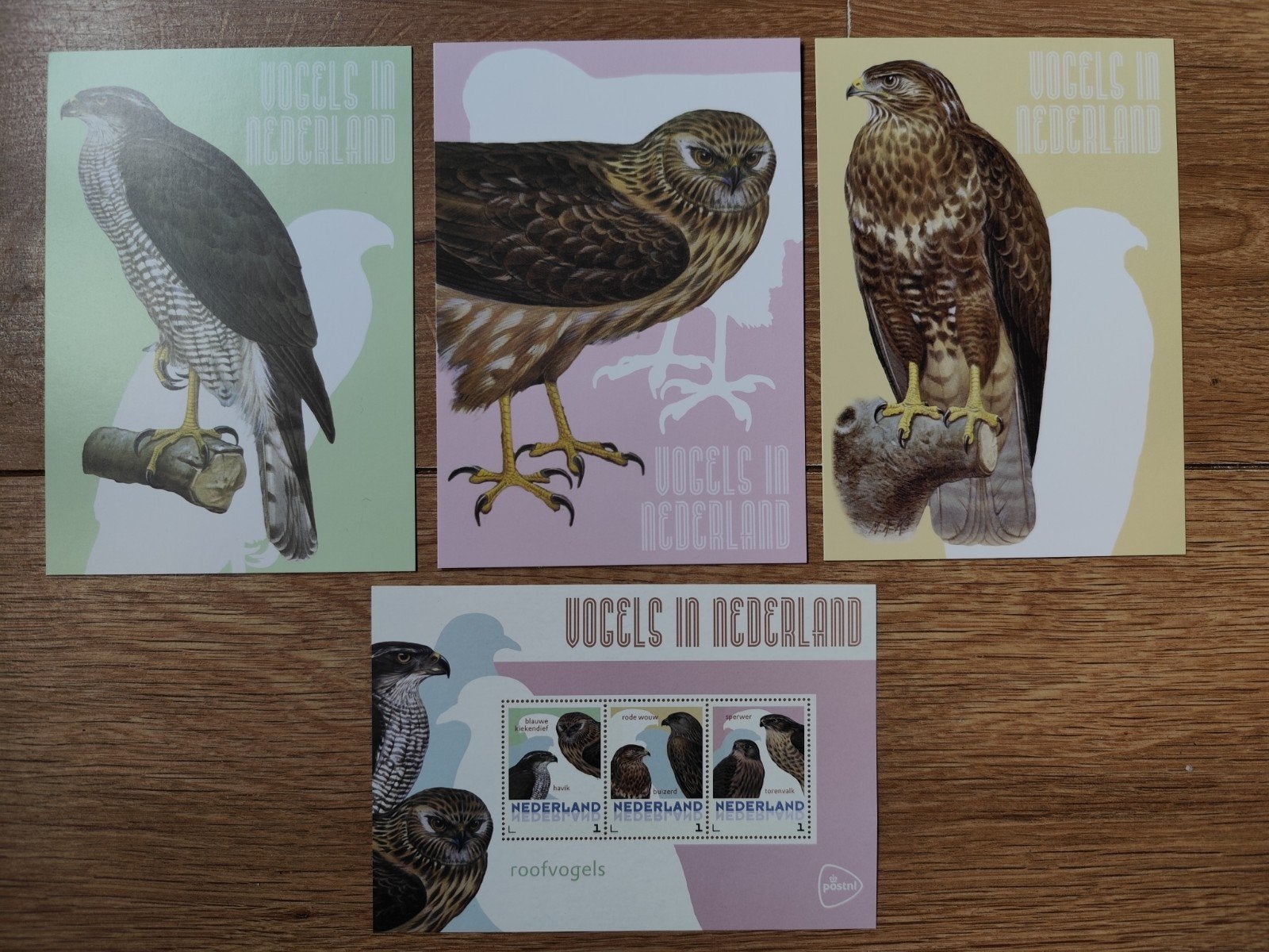 18 soorten vogel ansichtkaarten met bijhorende postzegels, Ophalen of Verzenden, Postfris