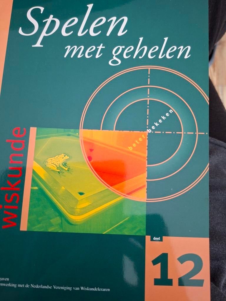 R. Jeurissen - Spelen met gehelen, R. Jeurissen; L. van den Broek, Ophalen of Verzenden, Zo goed als nieuw, Nederlands