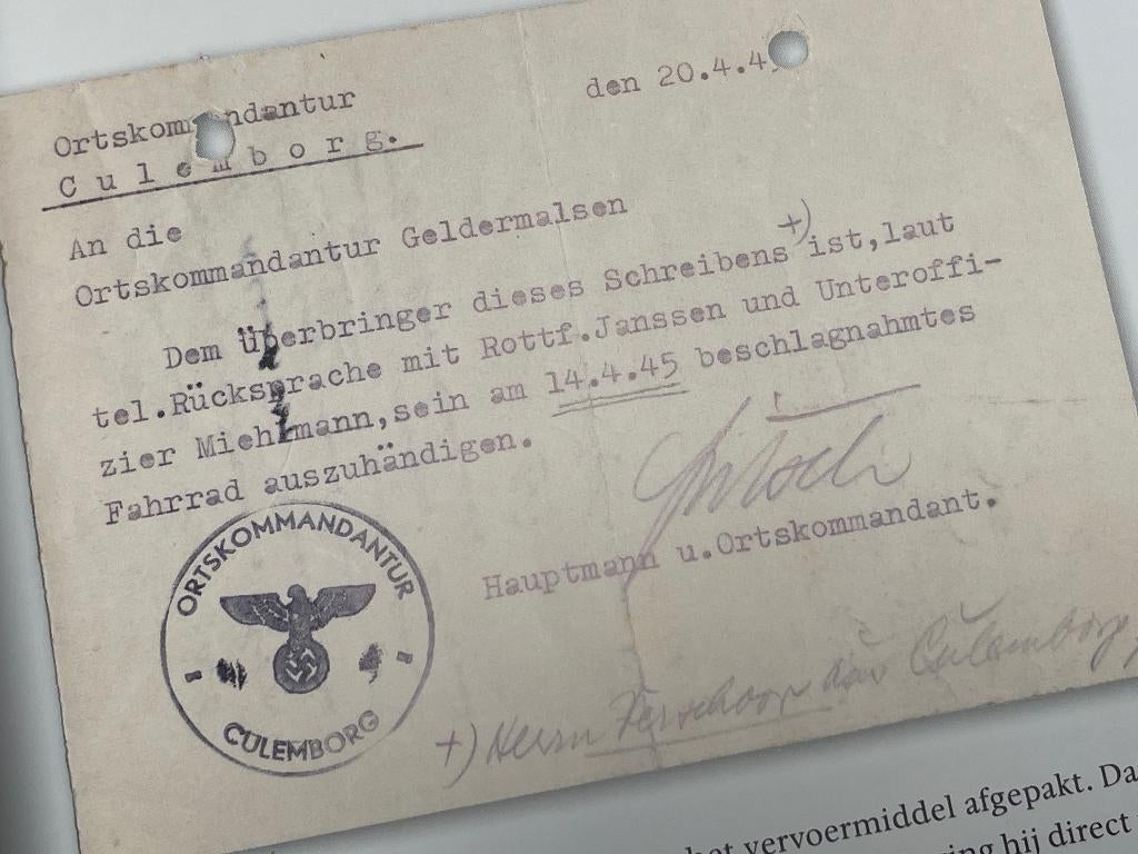 Zij hadden er tabak van Drij Verschoor Culemborg in de WO II, Verzamelen, Militaria | Tweede Wereldoorlog, Ophalen of Verzenden