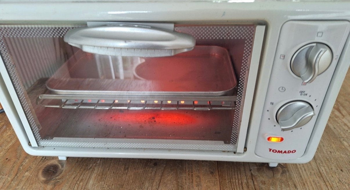 Tomado Mini-oven - Compacte en handige oven, Ophalen of Verzenden, Vrijstaand, Mini-oven, Gebruikt