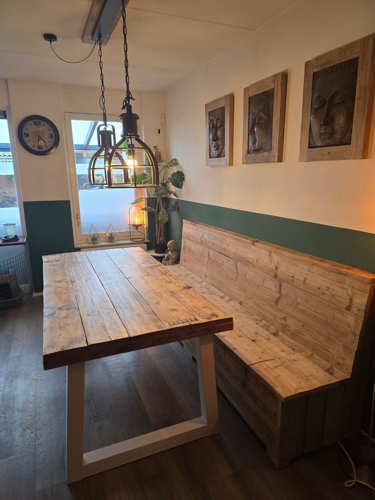 Robuuste eettafel met bijpassende klepbank, Huis en Inrichting, Tafels | Eettafels, Gebruikt, Industrieel, Landelijk, 50 tot 100 cm