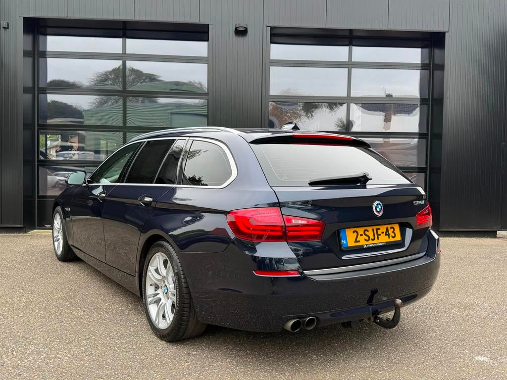 BMW 5-serie Touring 528i High Luxury Edition DigiDash Xenon, Auto's, BMW, Automaat, Gebruikt, Euro 6, 2000 kg