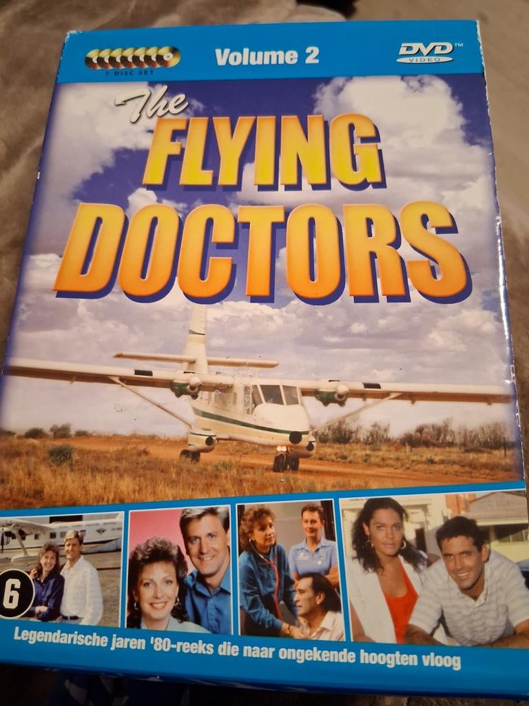 The Flying Doctors - Volume 2 DVD Boxset, Cd's en Dvd's, Dvd's | Tv en Series, Zo goed als nieuw, Drama, Boxset, Vanaf 6 jaar