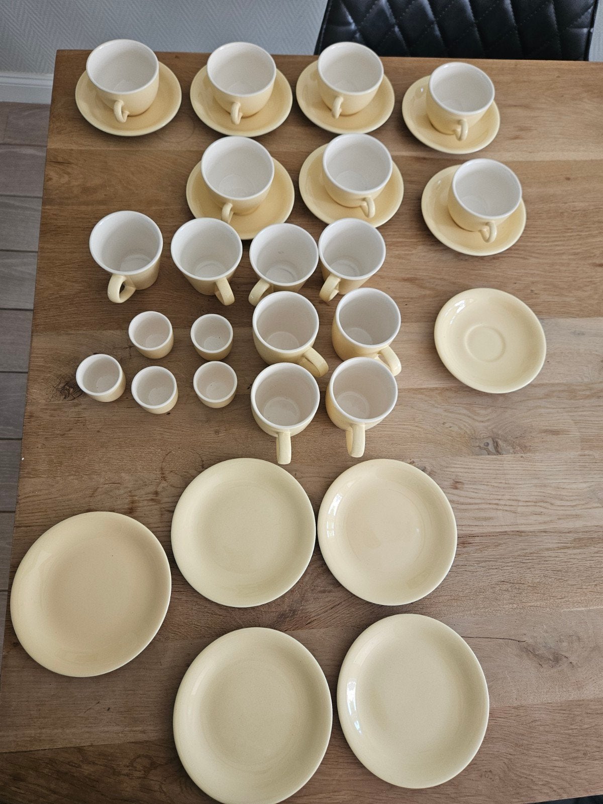 HEMA servies set - Geel, Hema, Gebruikt, Keramiek, Ophalen of Verzenden
