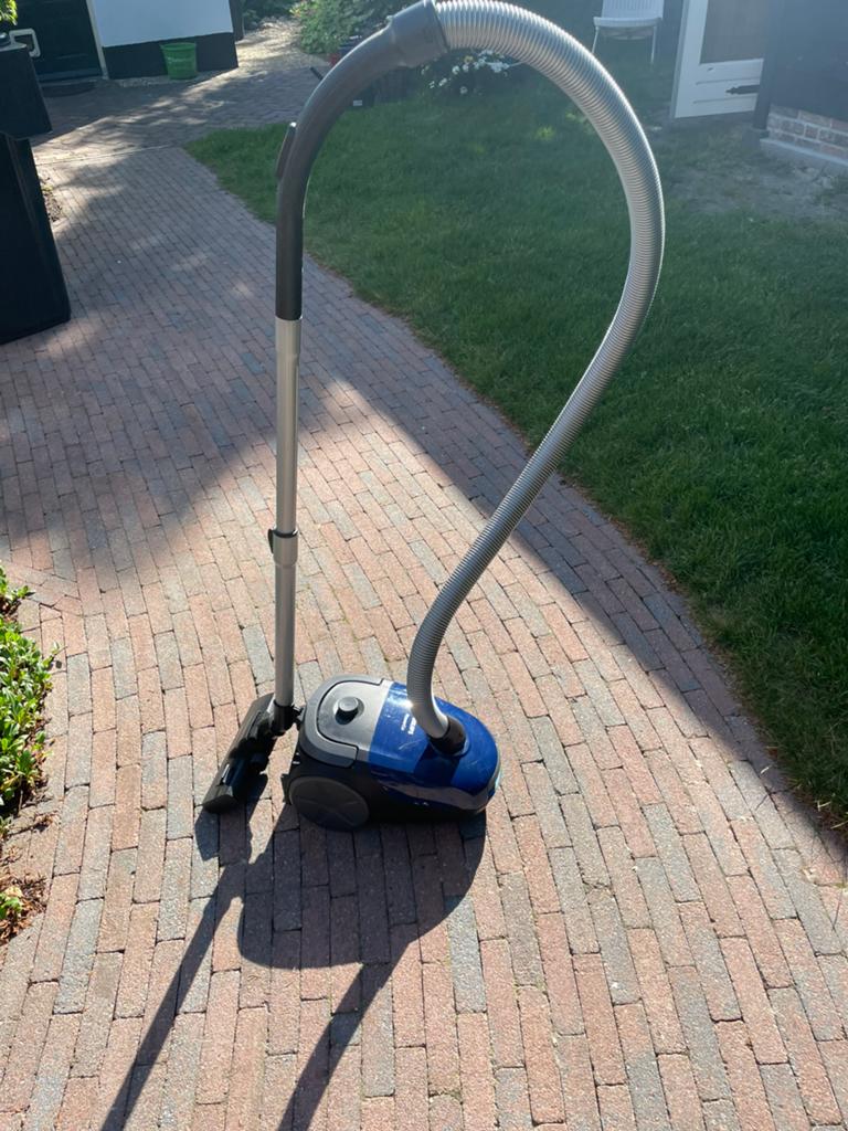 Philips FC 8240/09, Witgoed en Apparatuur, Philips, Zo goed als nieuw, Minder dan 1200 watt, Steelstofzuiger