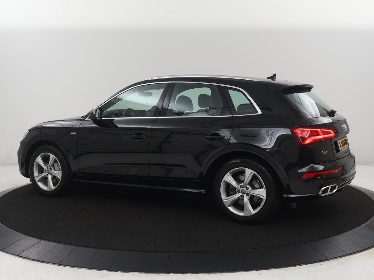 Audi Q5 55 TFSI e quattro Competition S-Line | SOH 99.4 | Le, Automaat, 4 cilinders, Zwart, Bedrijf