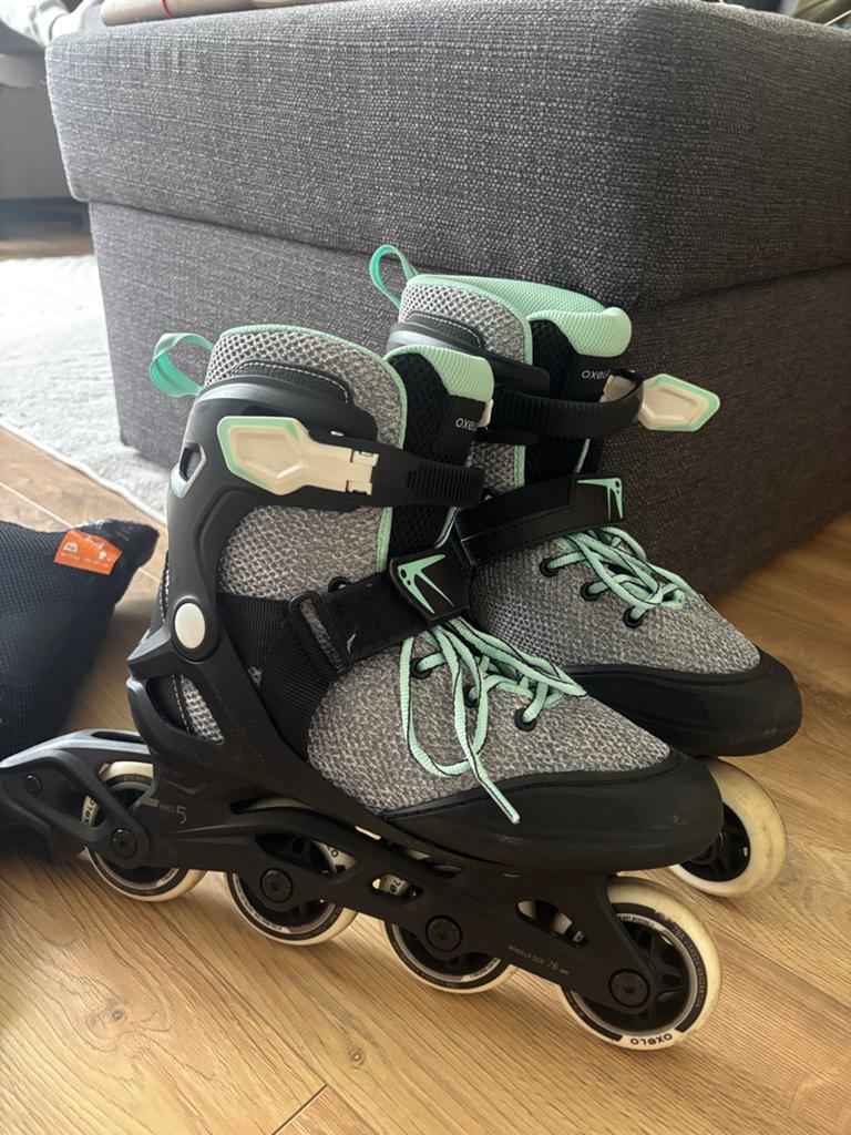 Roller skates maat 39 met beschermset - zo goed als nieuw, Zo goed als nieuw, Inline skates 4 wielen, Dames, Ophalen