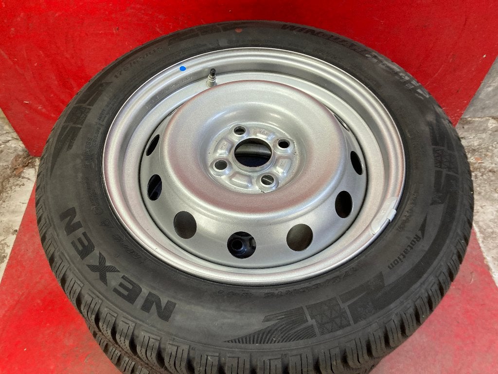 Winterbanden Suzuki Ignis, Swift 175/65R15, Auto-onderdelen, 15 inch, 175 mm, ., Banden en Velgen