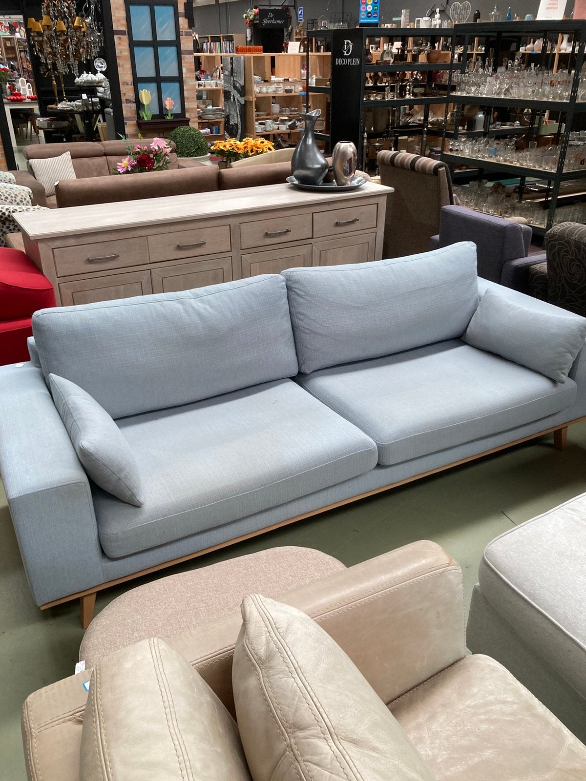 Licht blauwe stoffen bank, W, 150 tot 200 cm, Driepersoons, 75 tot 100 cm