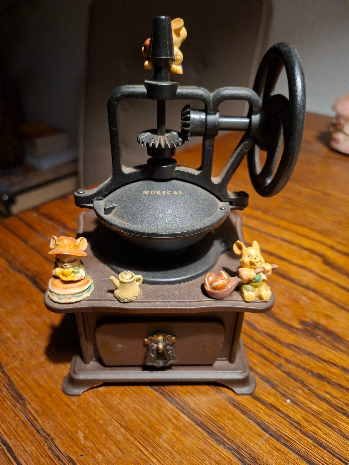 Koffiemolen speeldoos/muziekdoos, Verzamelen, Ophalen of Verzenden, Gebruikt, Overige typen