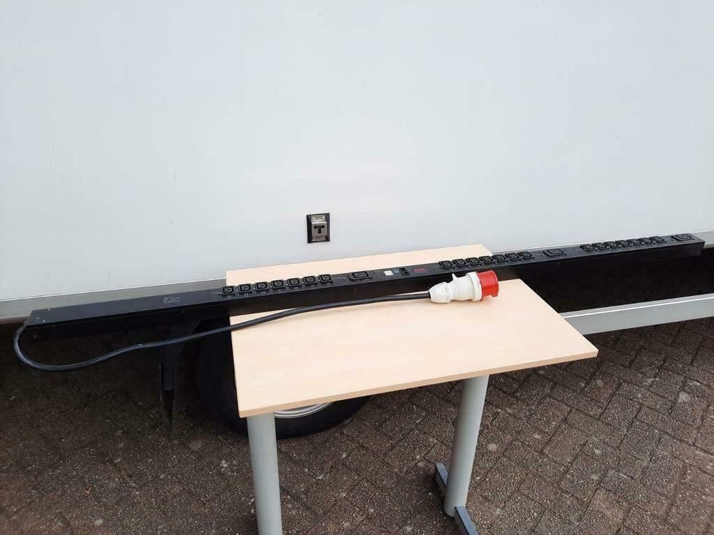 APC Switched Rack PDU - AP7957, Computers en Software, Servers, APC, Ophalen, Postbus, Info@