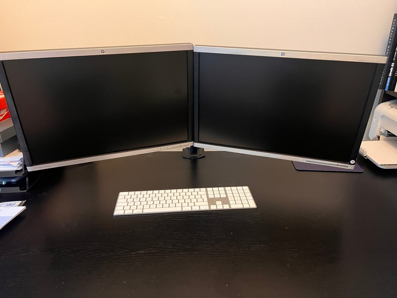 2x HP 22 inch op bureaustandaard LA2205wg, Computers en Software, Monitoren, Ophalen, Gebruikt, 3 tot 5 ms, VGA