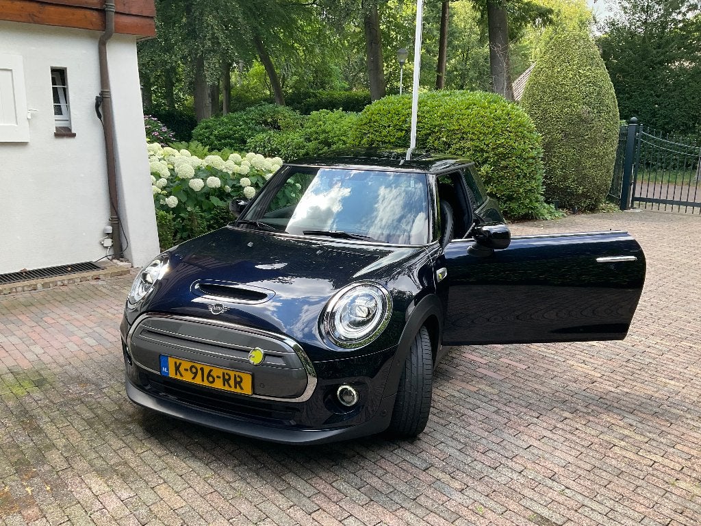 Mini Cooper SE 3-deurs 184pk 2021 Donkerblauw (bijna zwart), Auto's, 50 €/maand, 93 kWh, Elektrisch, Particulier