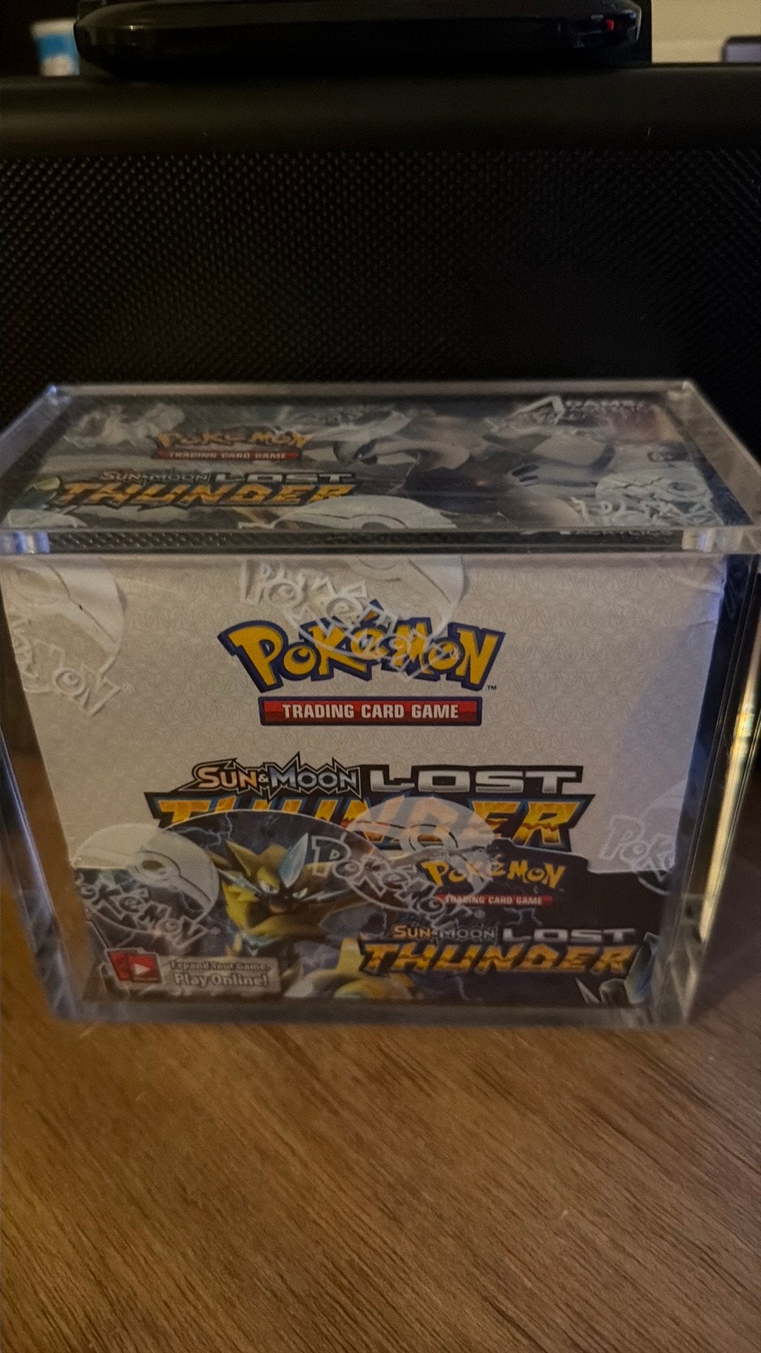 Lost thunder sun and moon booster box, Ophalen of Verzenden, Zo goed als nieuw