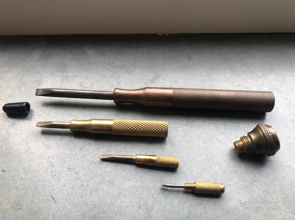 Oude vintage messing 4 in 1 schoevendraaier (4-delig), Ophalen of Verzenden