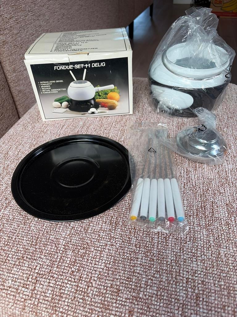 Nieuw in doos vintage Fondueset - 11-delig, Witgoed en Apparatuur, Fonduesets, Ophalen of Verzenden, Nieuw, Brander, Fondueset