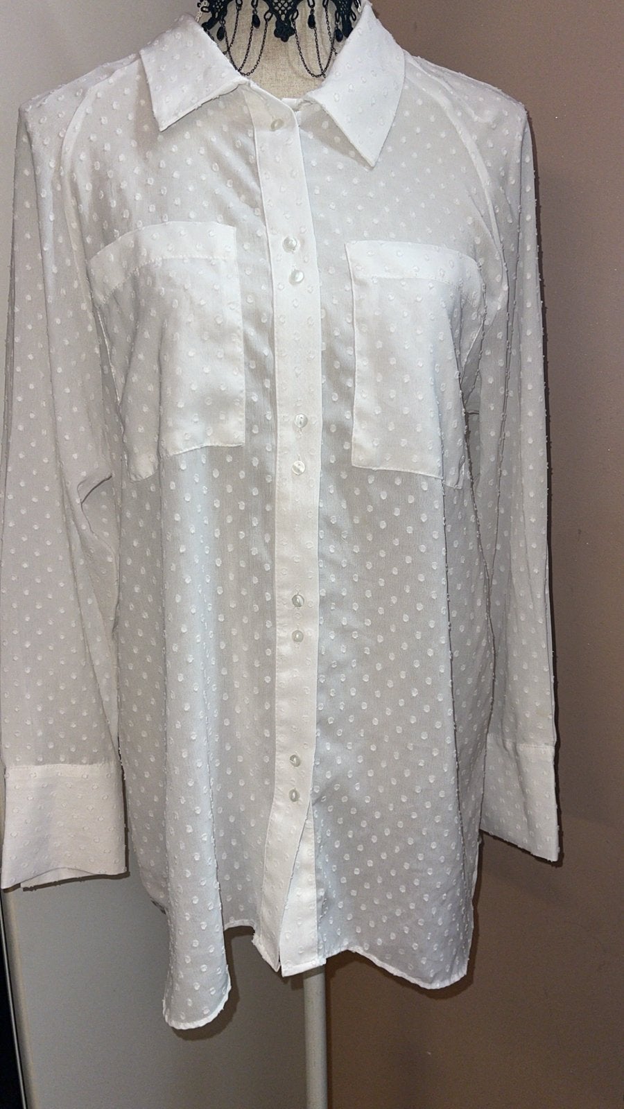 Witte blouse met stippen van Zara TRF Collection, Kleding | Dames, Blouses en Tunieken, Ophalen, Zo goed als nieuw, Maat 38/40 (M)