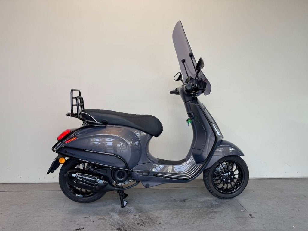 Vespa Sprint Brom 45 km/h, BWJ 2019, Champagne Quartz, Fietsen en Brommers, Niet ingevuld, Gebruikt, Maximaal 45 km/u, Niet ingevuld