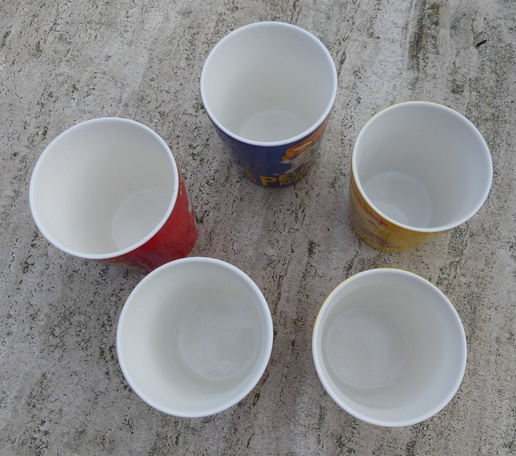 8 x Nostalgische Peijnenburg Bekers 4 Rood 3 Geel 1 Blauw, Overige merken, Vintage, Nieuw, Aardewerk