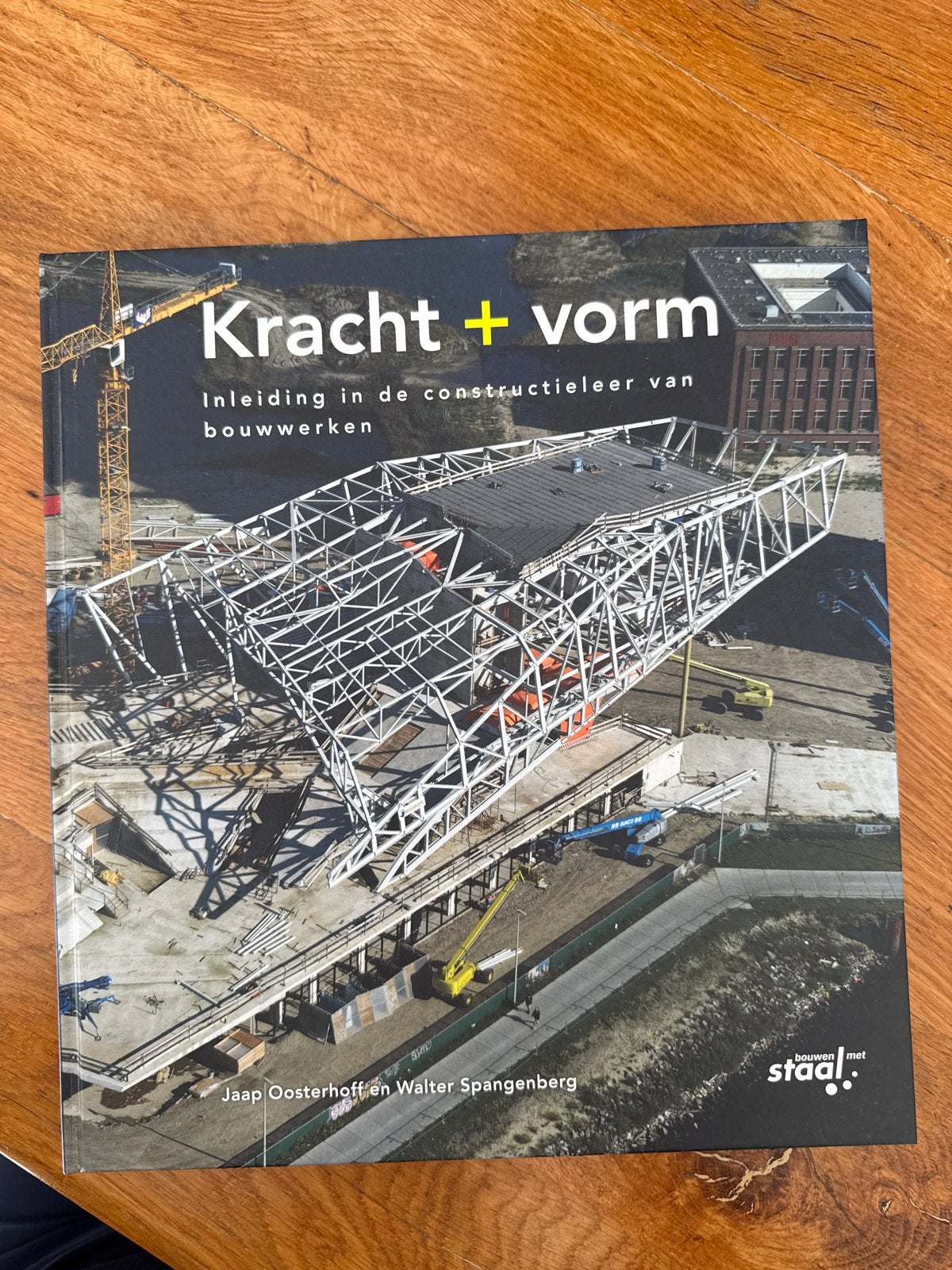 Kracht + Vorm: Inleiding in de constructieleer van bouwwerke, Ophalen of Verzenden, Zo goed als nieuw, Bouwkunde
