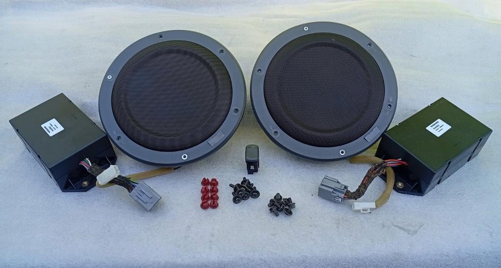 Volvo Dynaudio Subwoofer set complete C70 Convertible --2005, Ophalen