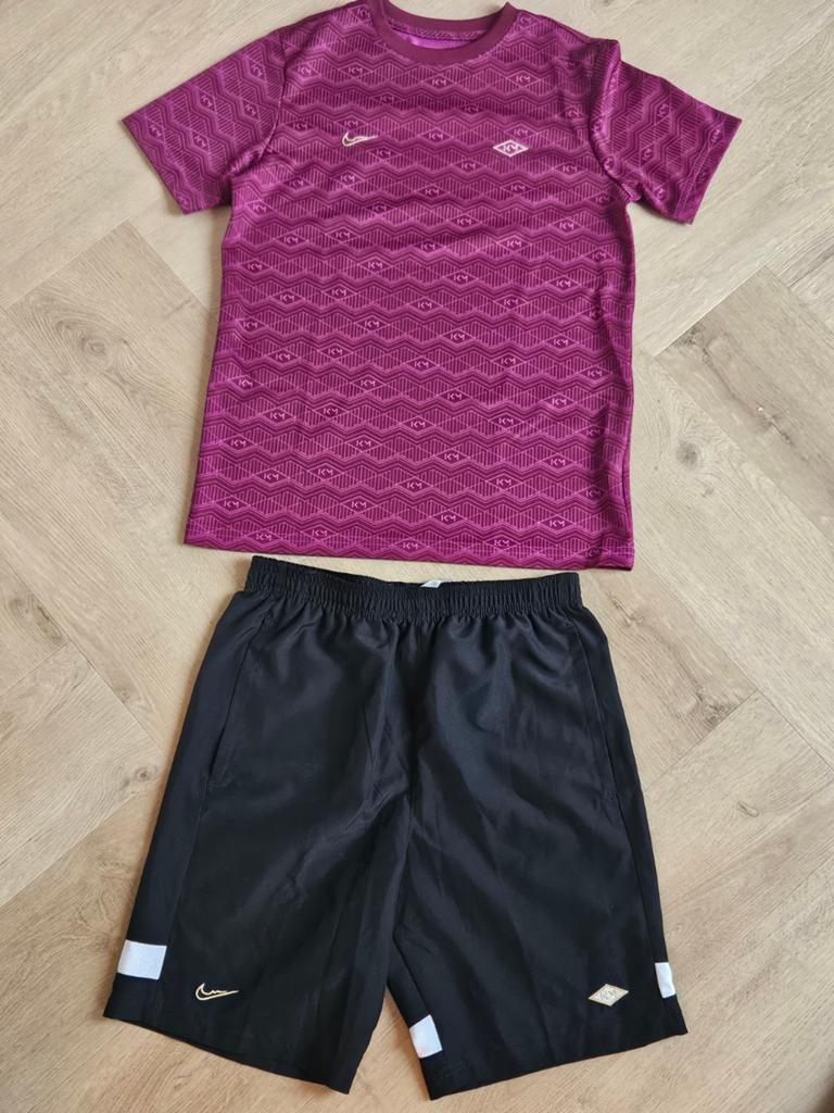Kylian Mbappé Nike tenue maat L 147-158cm, Ophalen of Verzenden, Zo goed als nieuw, Jongen of Meisje