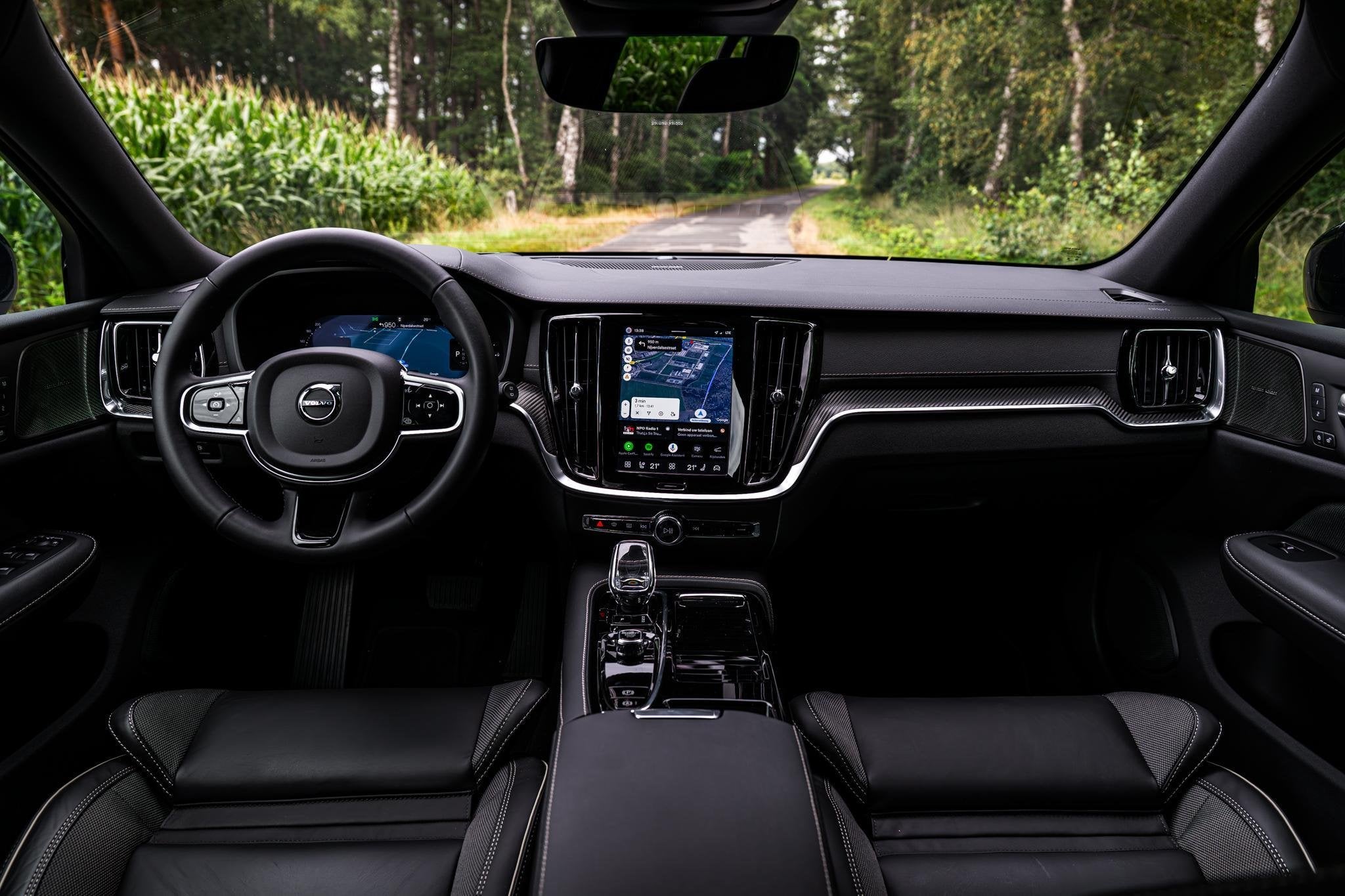 Volvo V60 2.0 T6 Plug-in hybrid AWD Ultra Dark | Heico Bodyk, 12 maanden, Stof, Euro 6, 4 cilinders