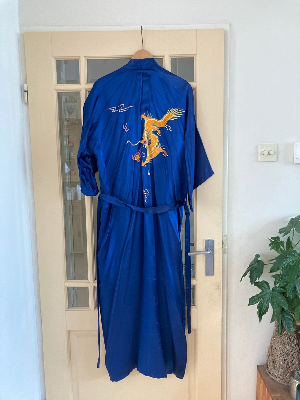 Nieuwe Blauwe Satijnen Kimono met Drakenborduurwerk, Kleding | Dames, Ophalen, Nieuw