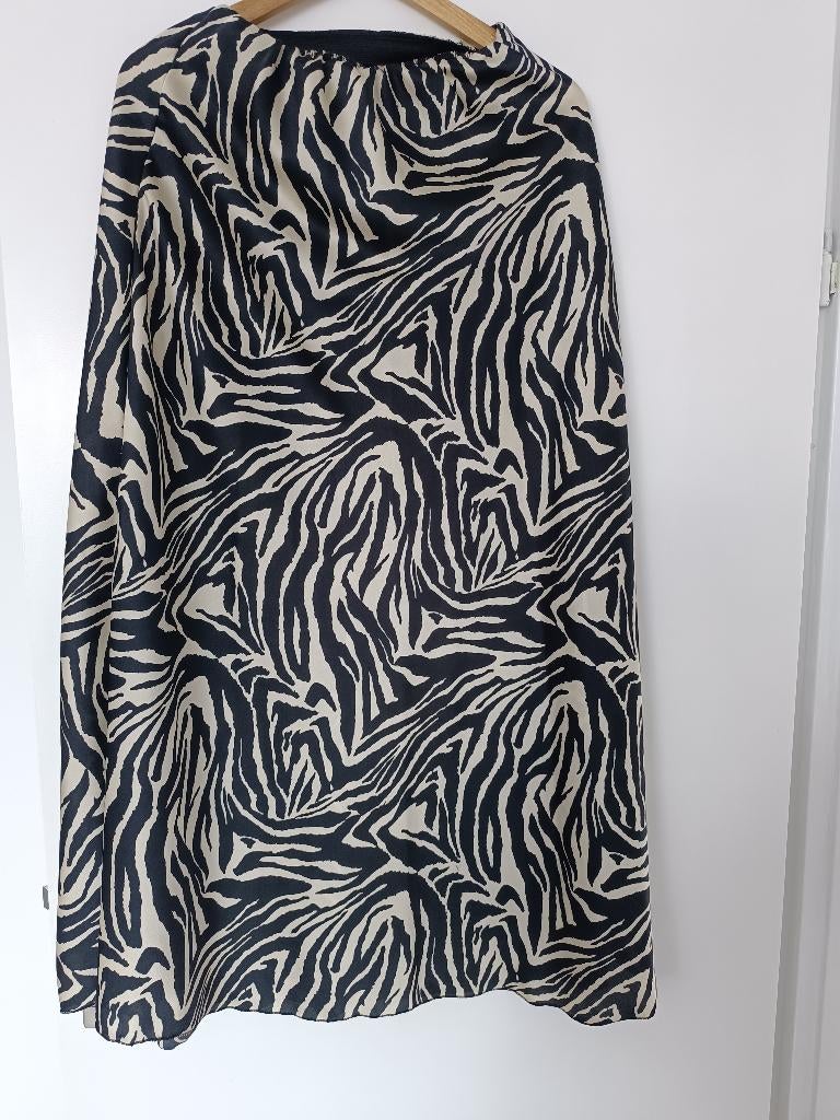 Een nieuwe rok -Lagere prijs, Zwart, Maat 42/44 (L), Nieuw, Ophalen of Verzenden