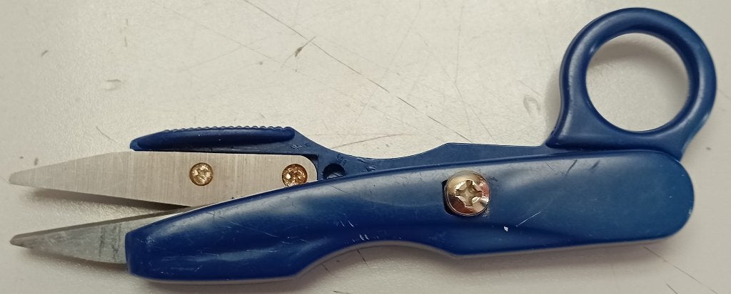 Te Koop: Een klein knipschaartje, ZGAN. , Gereedschap of Toebehoren, Zo goed als nieuw, Blauw, Metaal
