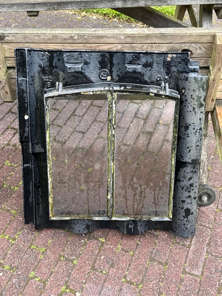 Gietijzeren Dakraam circa 64x70 cm - Goede Staat, Doe-het-zelf en Verbouw, Glas en Ramen, Ophalen, Gebruikt, Dakraam, Minder dan 80 cm