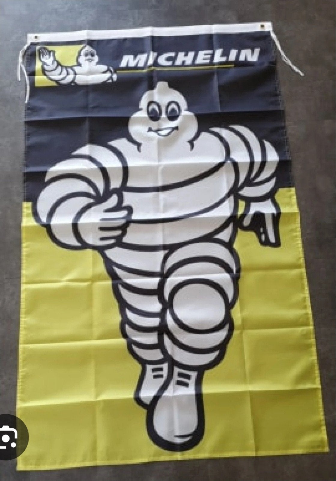 Michelin en een Pirelli vlag, Diversen, Vlaggen en Wimpels, Ophalen of Verzenden, Zo goed als nieuw
